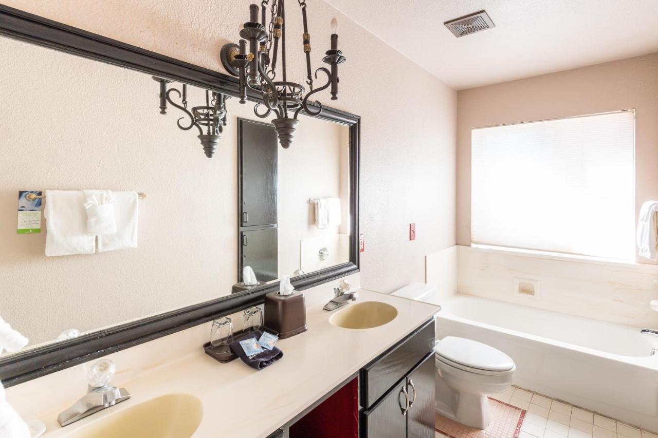 Whispering Creek 4*